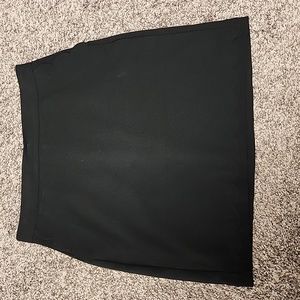 Banana Republic - Black Scalloped skirt